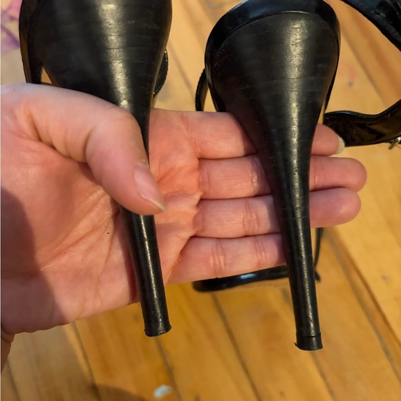 Stuart Weitzman classic patent leather pumps Black High Heel Sandals - Picture 4 of 6